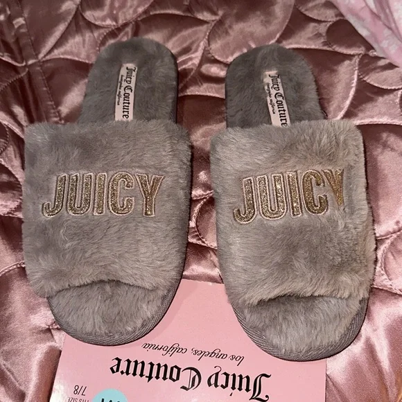 Juicy Couture Faux Fur Slippers - Picture 2 of 3